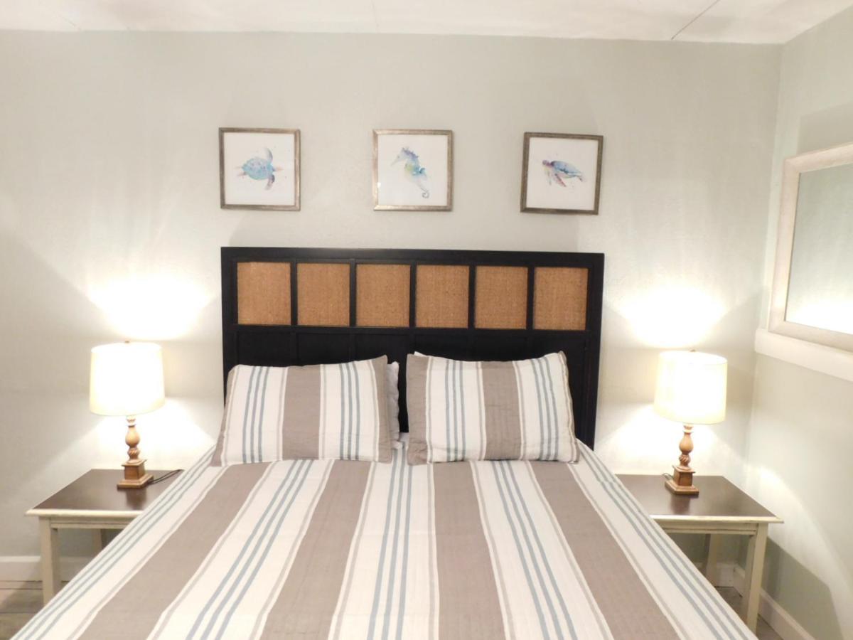 Budget Friendly Condo Perfect For A Romantic Getaway Within Walking Distance To The Beach! Gulf Shores Extérieur photo