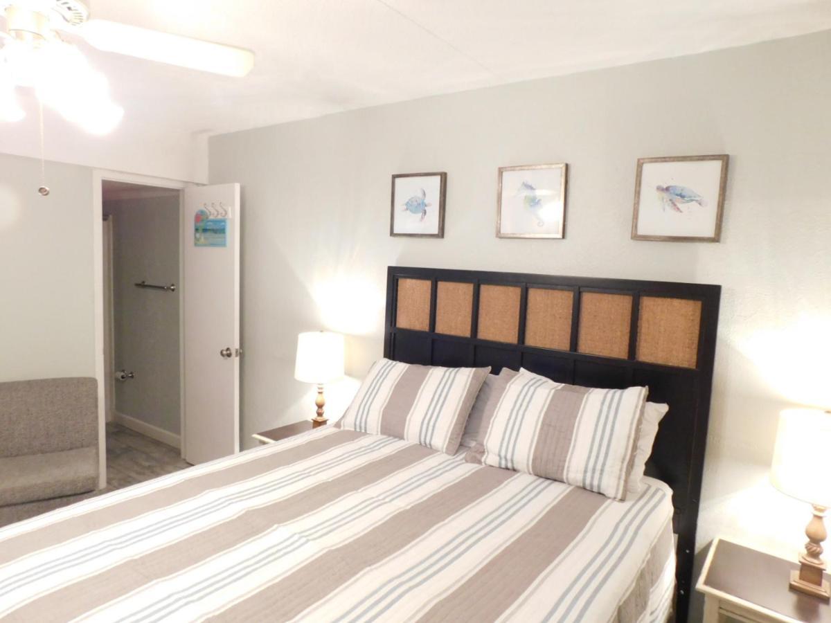 Budget Friendly Condo Perfect For A Romantic Getaway Within Walking Distance To The Beach! Gulf Shores Extérieur photo