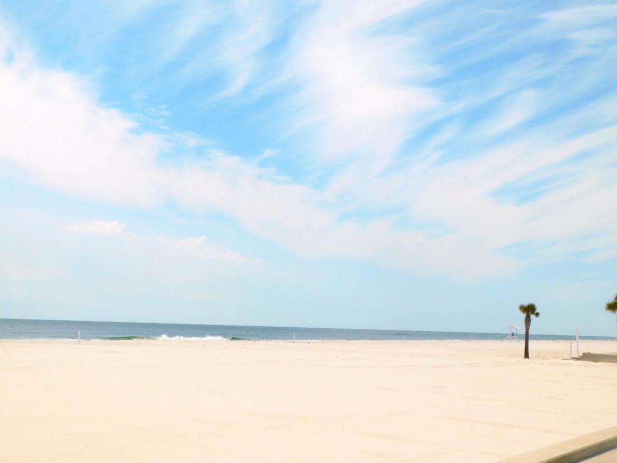 Budget Friendly Condo Perfect For A Romantic Getaway Within Walking Distance To The Beach! Gulf Shores Extérieur photo