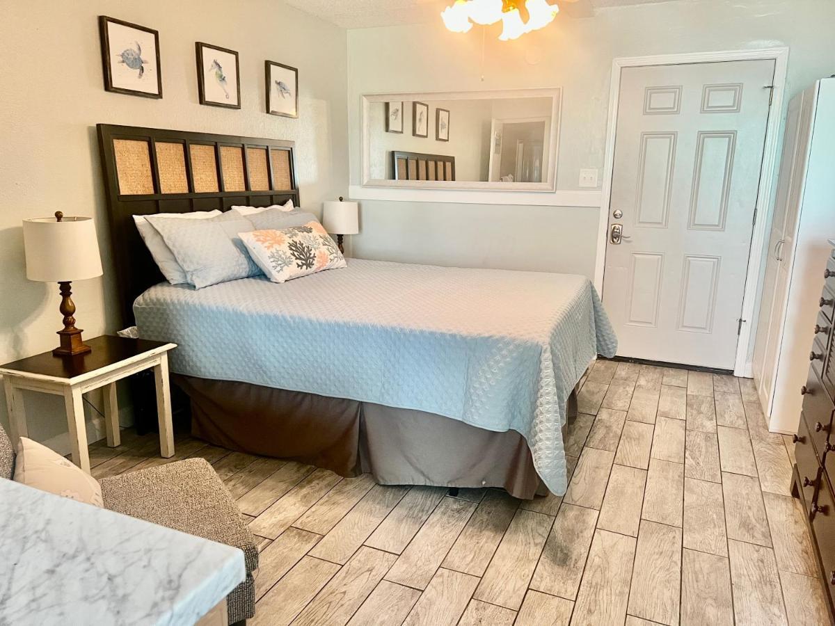 Budget Friendly Condo Perfect For A Romantic Getaway Within Walking Distance To The Beach! Gulf Shores Extérieur photo