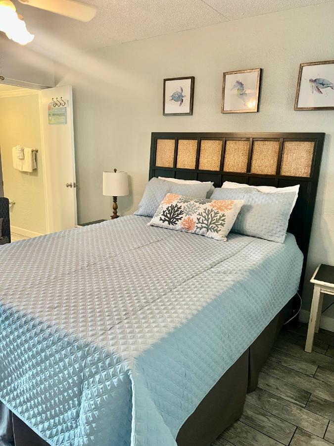 Budget Friendly Condo Perfect For A Romantic Getaway Within Walking Distance To The Beach! Gulf Shores Extérieur photo